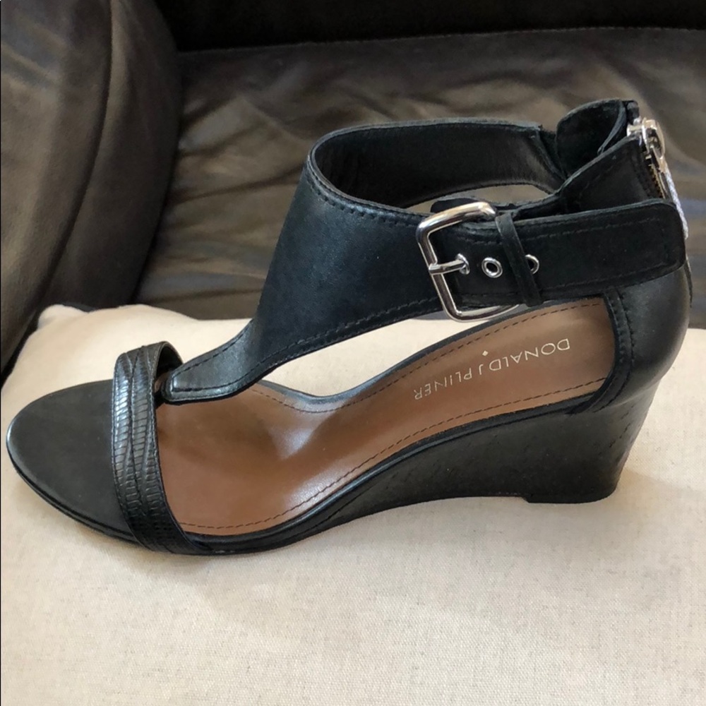 Donald J Pliner calf leather sandal